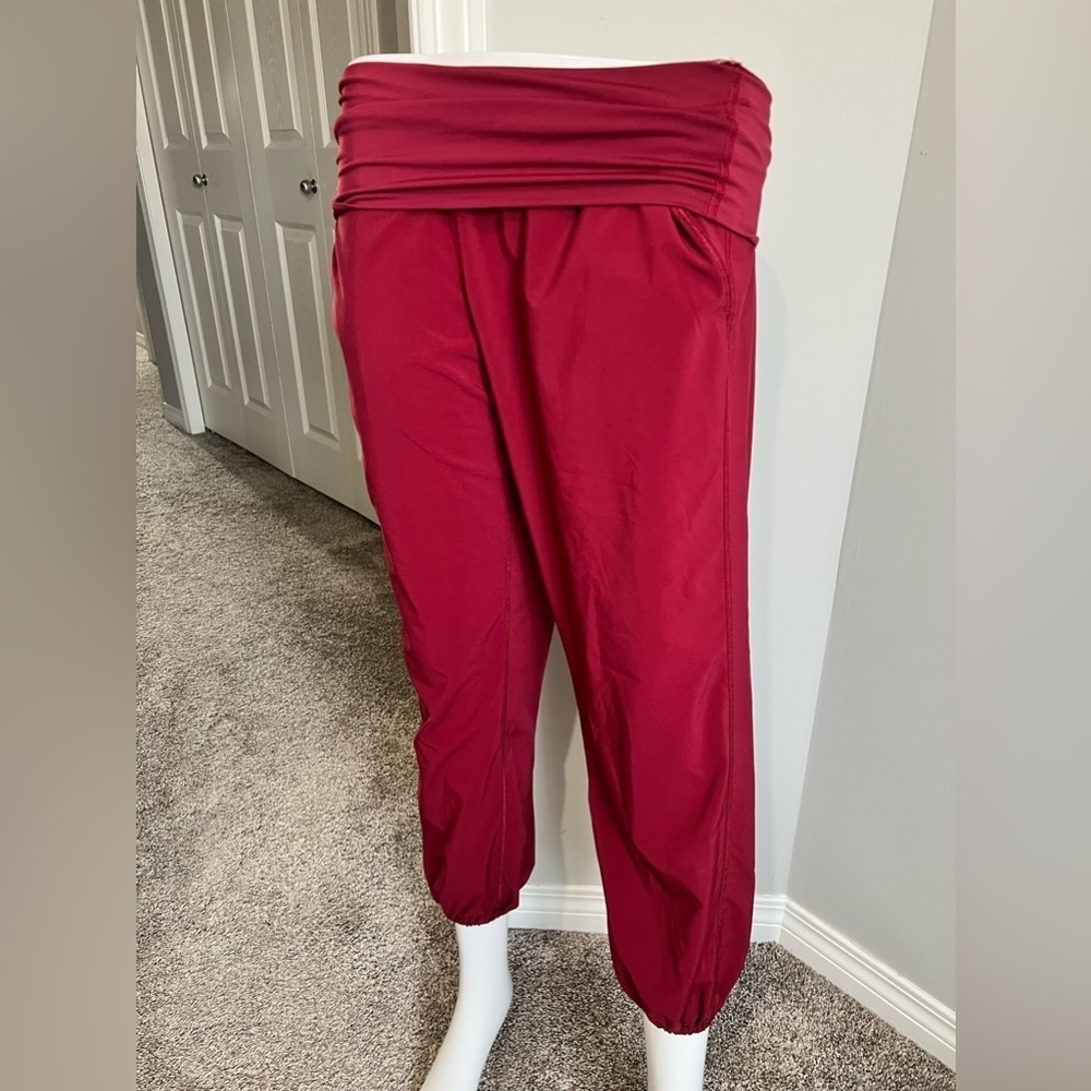 Lululemon Pants burgundy - Picture 3 of 12